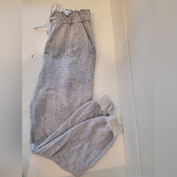 Lululemon Stretch High-Rise Joggers, Color LinearTempo Jacquard Silver Sz 6 - Picture 12 of 14